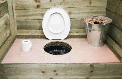 a composting toilet how it works