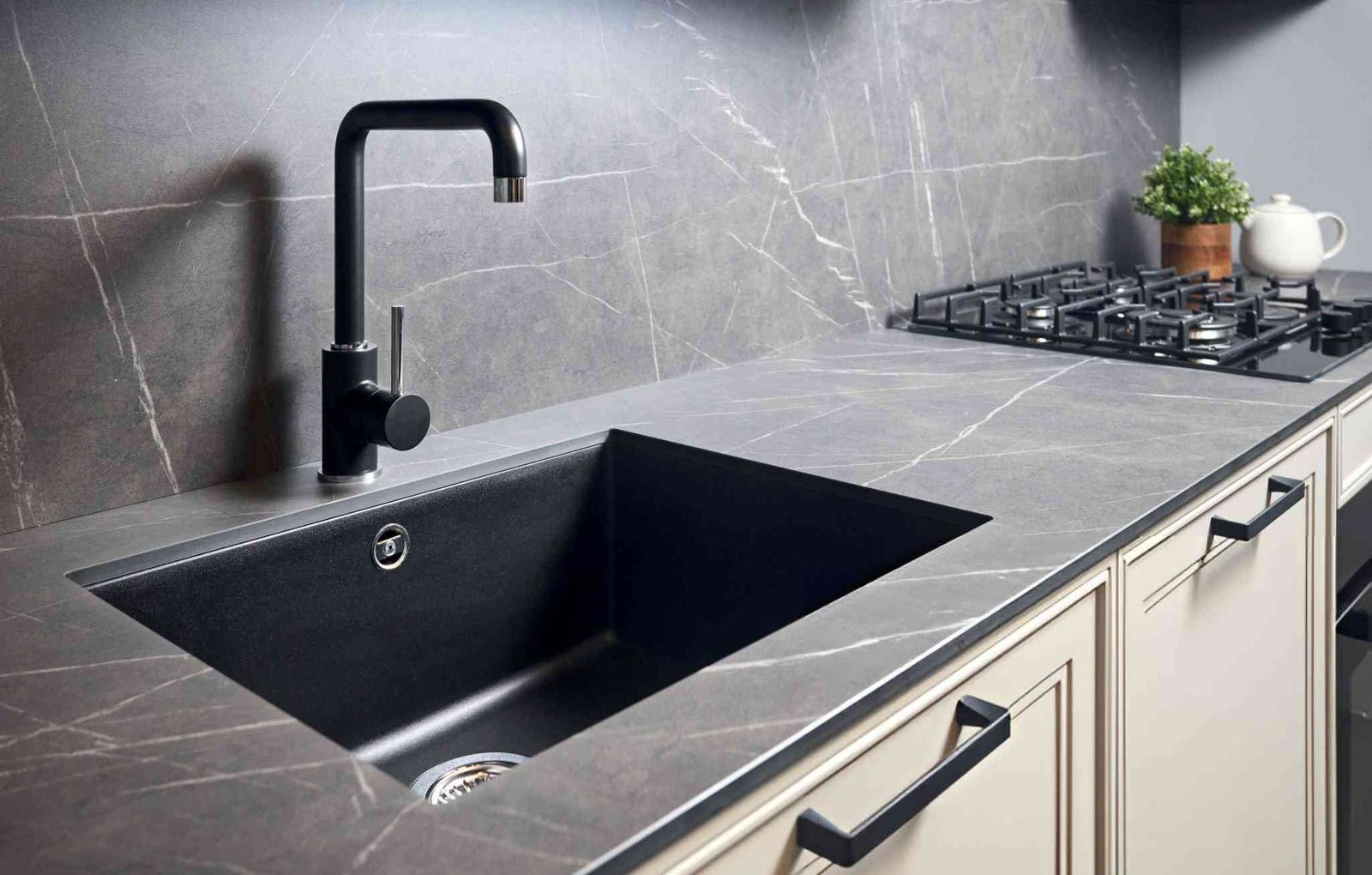 Using Kitchen Sink How to Install a Kitchen Sink - Plumbing Company Pros