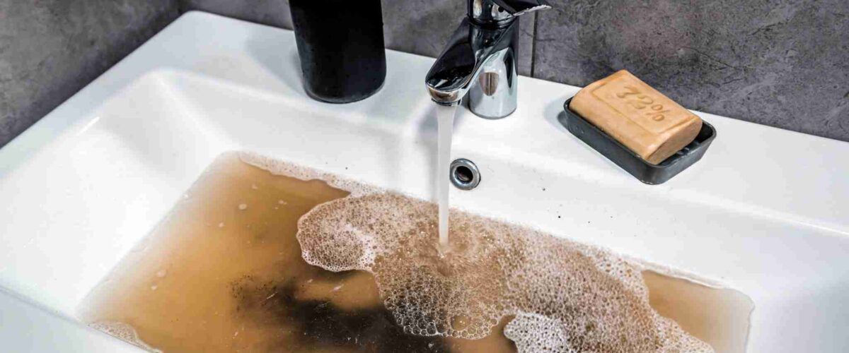 know how to clean bathroom sink drain