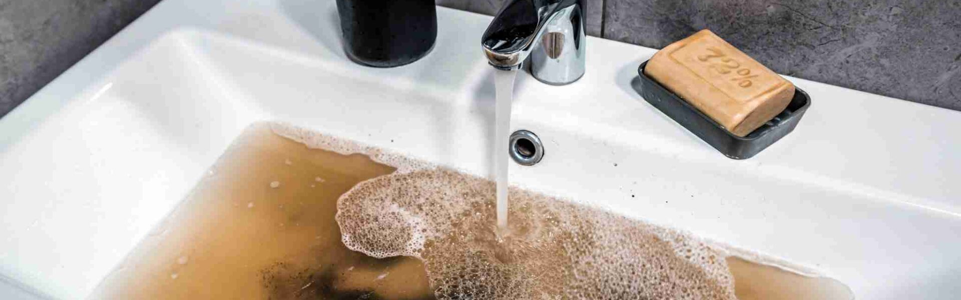 know how to clean bathroom sink drain