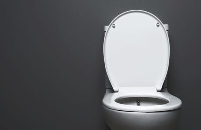 why your toilet isn't flushing all the way